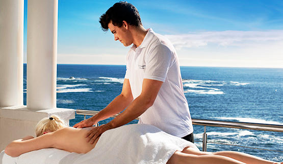 Massage with a sea view at the Twelve Apostles Spa in Cape Town.